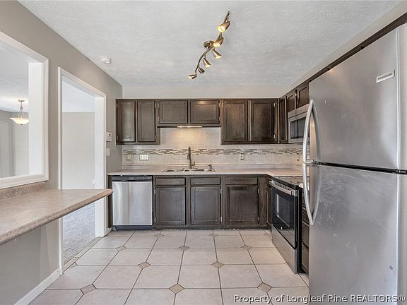 3rd image of 3672 Highgate Dr