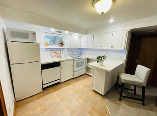 7721 17th Ave NE #B, Seattle, WA 98115