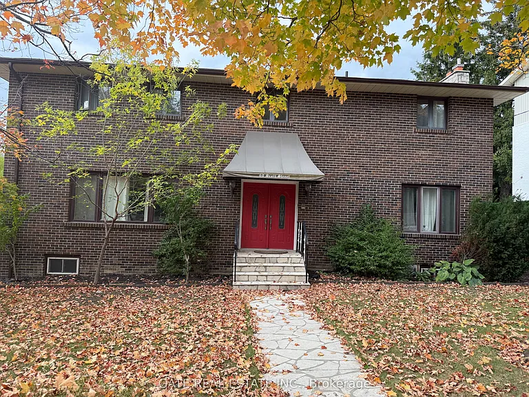 60 Scott St — Photo 3