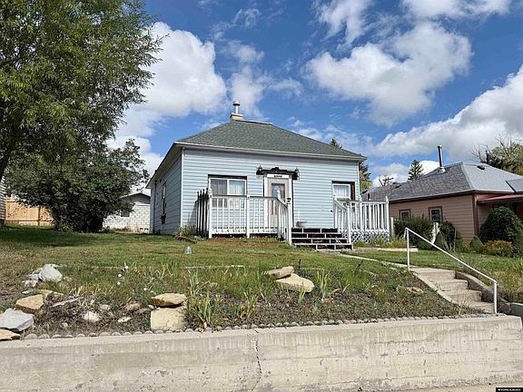 2nd image of 619 Topaz St