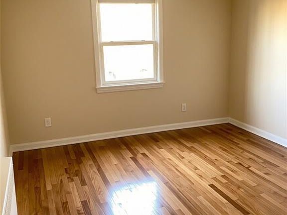 2nd image of 938 Pennington St #0
