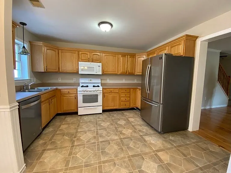 37 Glen Ave #28 — Photo 4