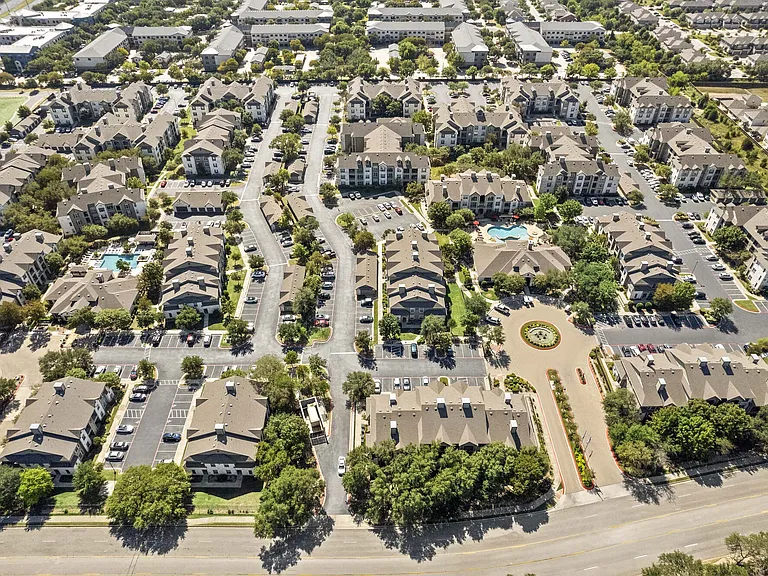 Camden Amber Oaks — Photo 37