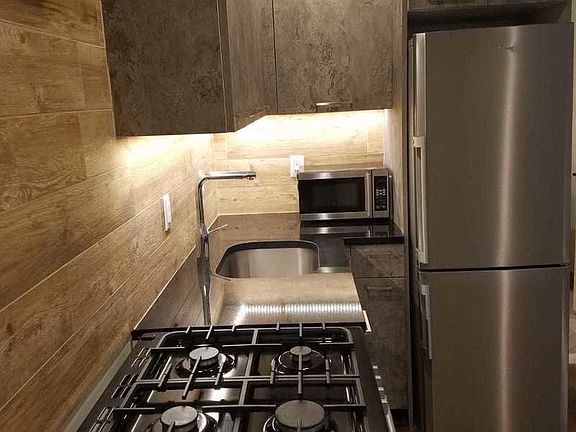 4th image of 826 Saint Johns Pl #4G