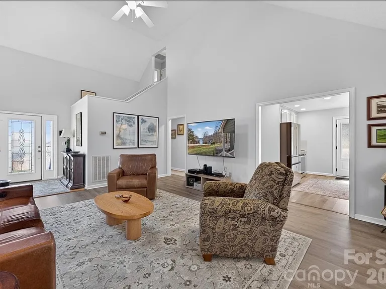 1665 Sherwood Ct — Photo 13