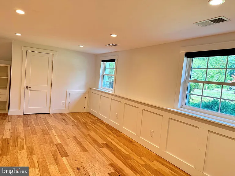 90 Avondale Cir — Photo 19