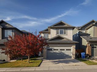 200 S Evansborough Way NW, Calgary, AB T3P 0N5