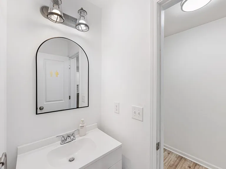 Oakshire Cir — Photo 5