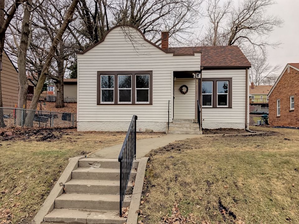 1st image of 3122 Buchanan St NE
