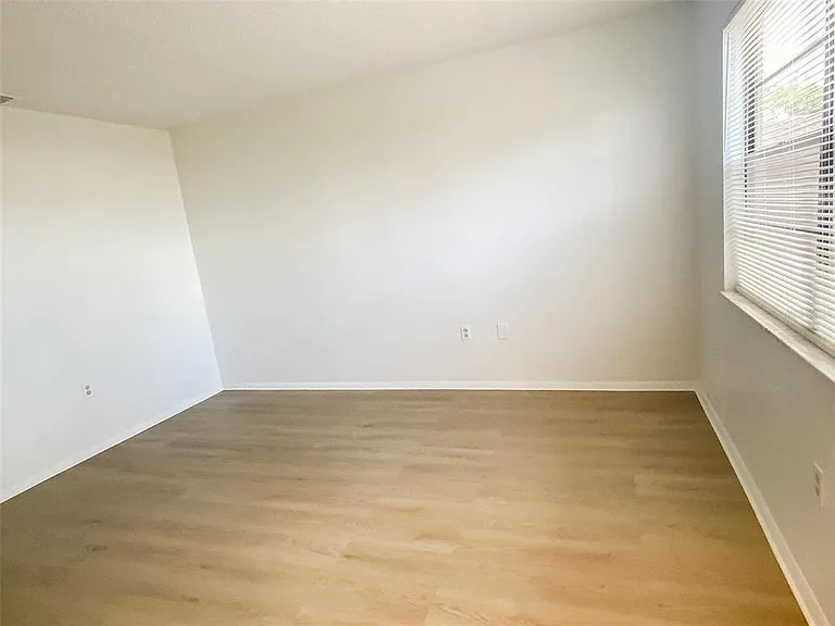 2242 Pinewood Villas Dr — Photo 18