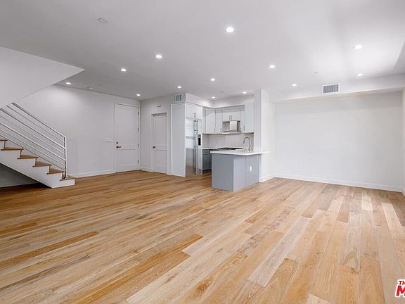 4th image of 3726 Kelton Ave #203