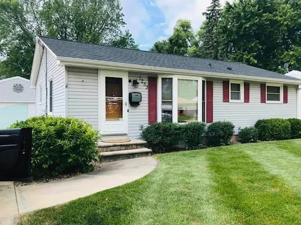 1253 Roscoe St, Green Bay, WI 54304
