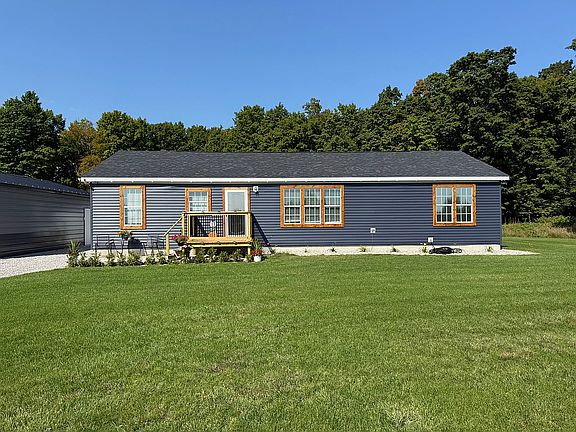 4th image of 371 Grouse Dr