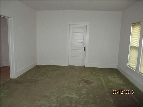 4th image of 107 W Valley St