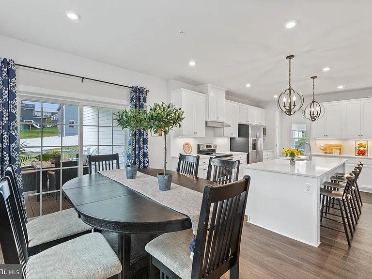 8378 Legacy Cir — Photo 10