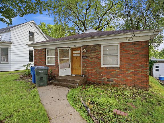 2nd image of 1204 Cedar St
