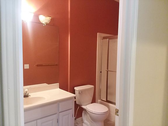 4th image of 1905 Augusta Dr