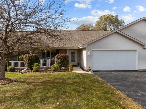 2765 Havenwood Dr Unit E, Oshkosh, WI 54904