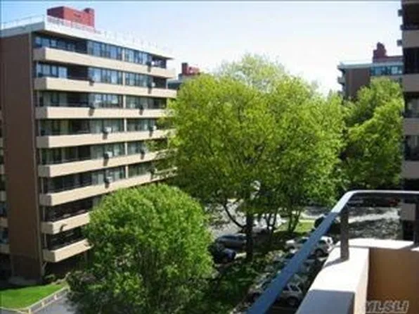 16210 Powells Cove Blvd APT 6B, Flushing, NY 11357