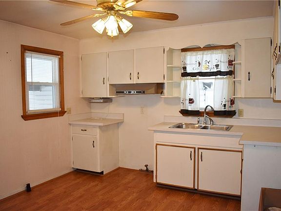5th image of 74 Jackson Ave
