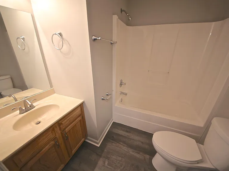 876 E Meadowlands Dr — Photo 10