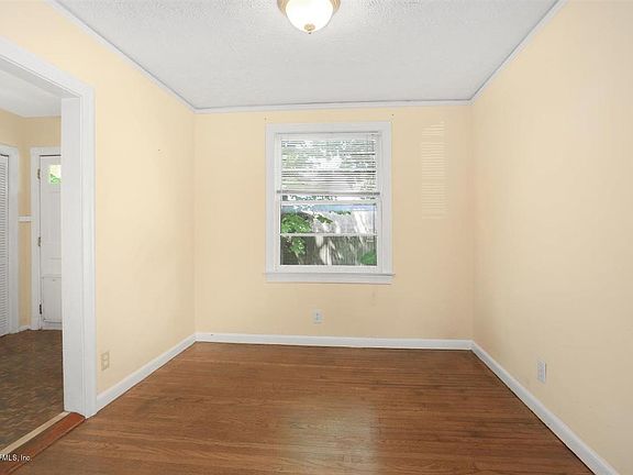 5th image of 2122 Minerva Ave