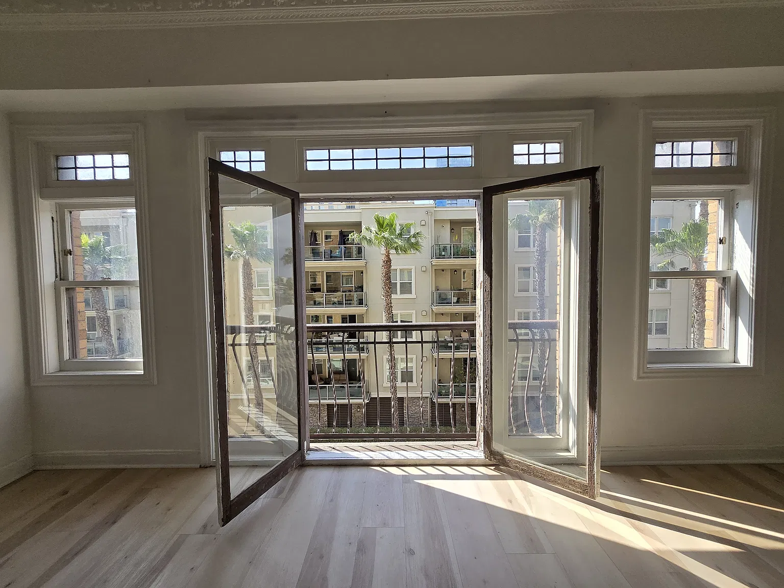 1 bed, 750 sqft, $2,400 — Photo 2