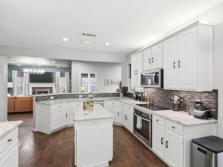 5717 Christy Ln — Photo 13