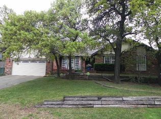 1900 Woodland Rd, Edmond, OK 73013