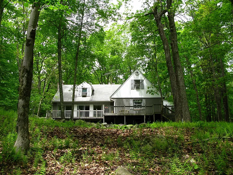 392 Hallowood Dr — Photo 9