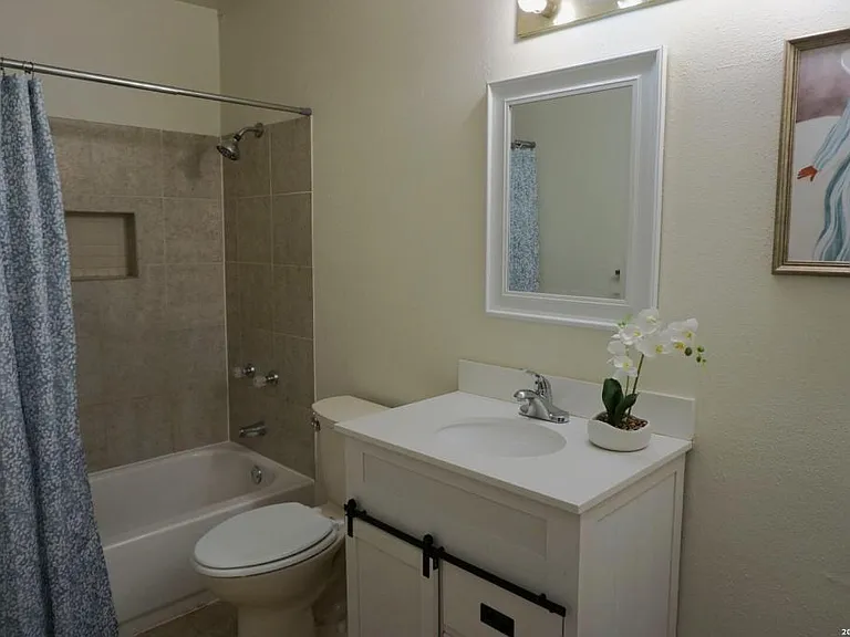 8435 Forest Ridge Dr — Photo 19