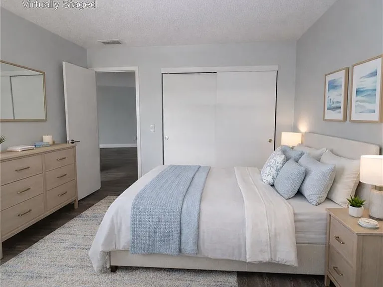2083 NE Collins Cir #8-90 — Photo 5