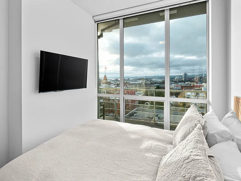 732 Cormorant St #1005 — Photo 19