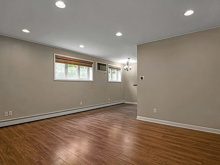 31 Home Pl #1 — Photo 2