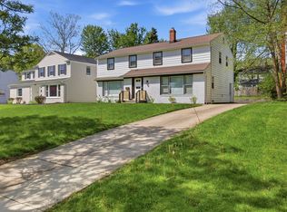 2056 Laurel Hill Dr, South Euclid, OH 44121