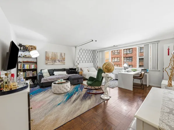 139 East 33rd Street image 1 of 10