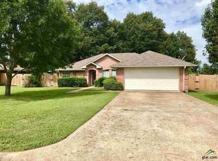 518 Molly Ln, Lindale, TX 75771