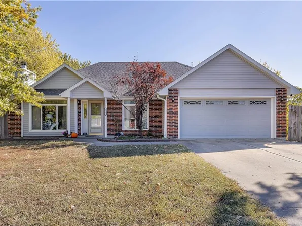 1001 Coventry Dr, Warrensburg, MO 64093