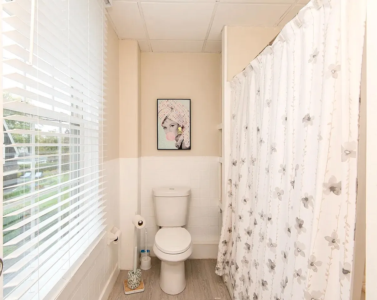 2 bed, 900 sqft, $3,000 — Photo 2