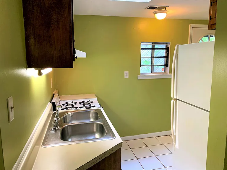 1036 State St NW #B — Photo 17