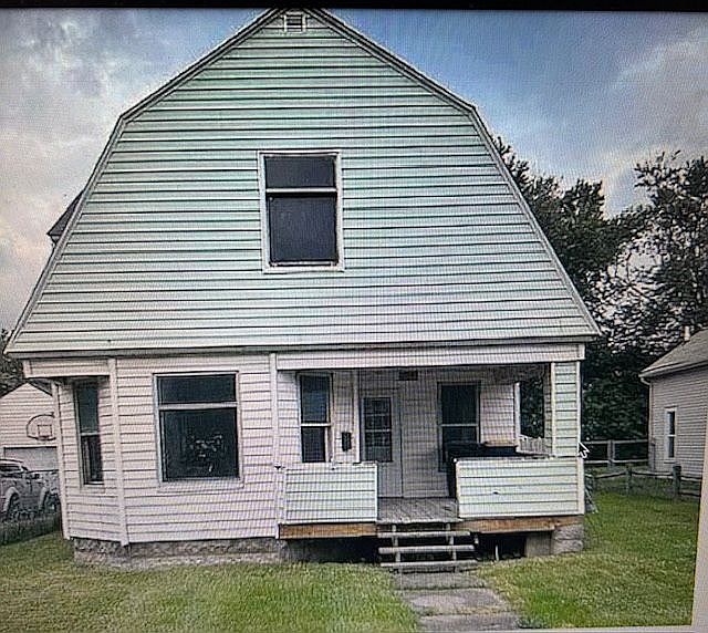 2nd image of 521 Thayer Ave
