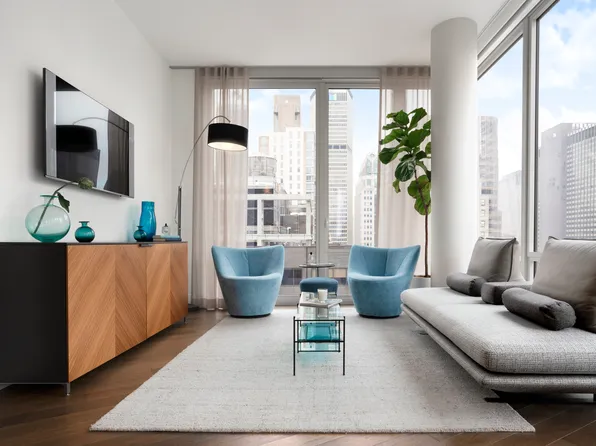 222 East 44th Street image 1 of 13