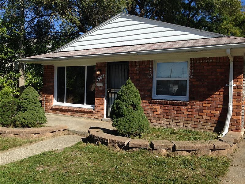 Exterior with brand new windows!