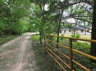 3985 43rd St, Meriden, KS 66512