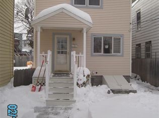 24 1st Ave, Waterford, NY 12188