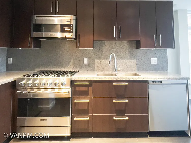 1708 Columbia St #804 — Photo 4