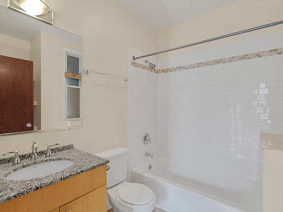 2nd image of 264 N Sacramento Blvd #1