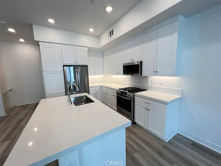 435 Mullberry Pl — Photo 19