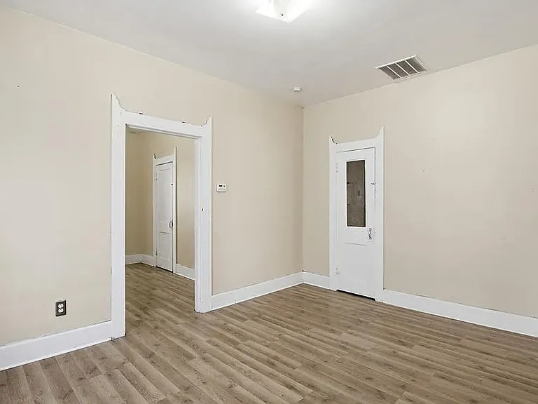 2605 Washington Ave — Photo 10