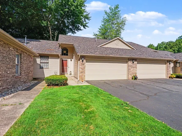 114 Sandy Point Dr #14, Holland, MI 49424